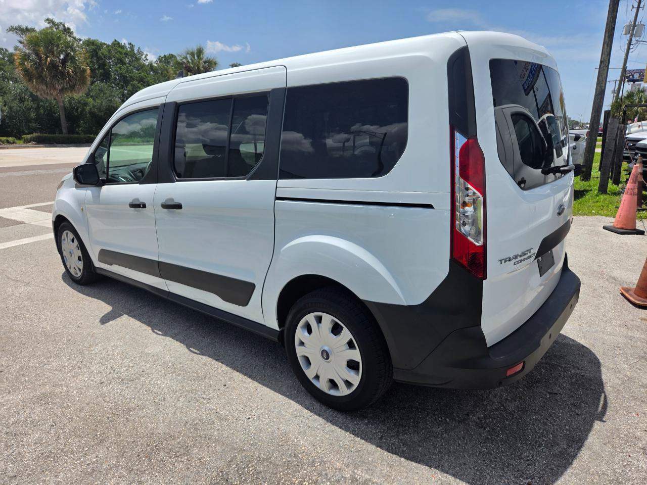 Used 2020 Ford Transit Connect XL FWD image 5