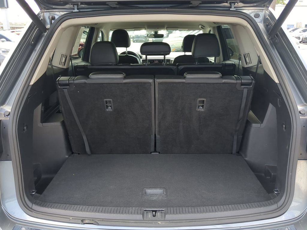 Used 2021 Volkswagen Atlas SE w/ Towing Package FWD image 9