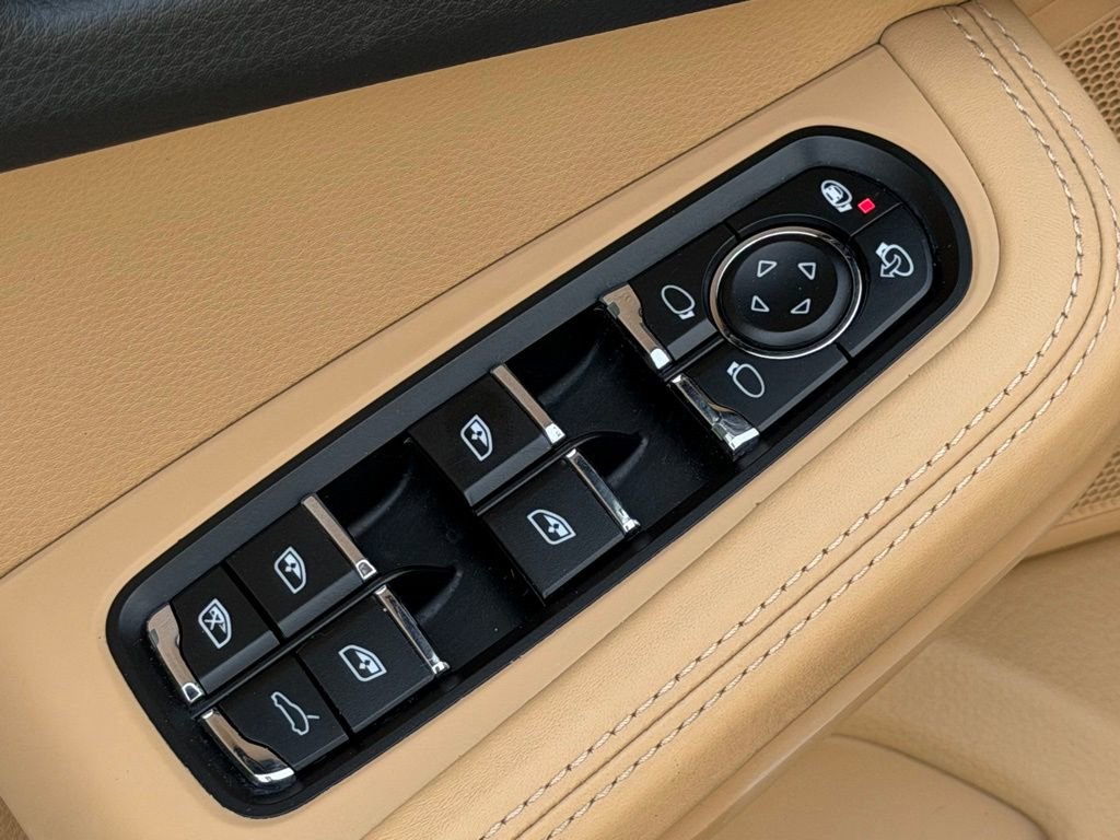 Used 2018 Porsche Macan S w/ Premium Package Plus image 15