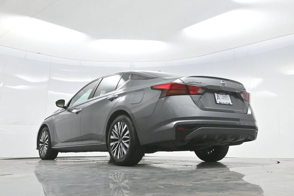 Used 2024 Nissan Altima 2.5 SV FWD image 62