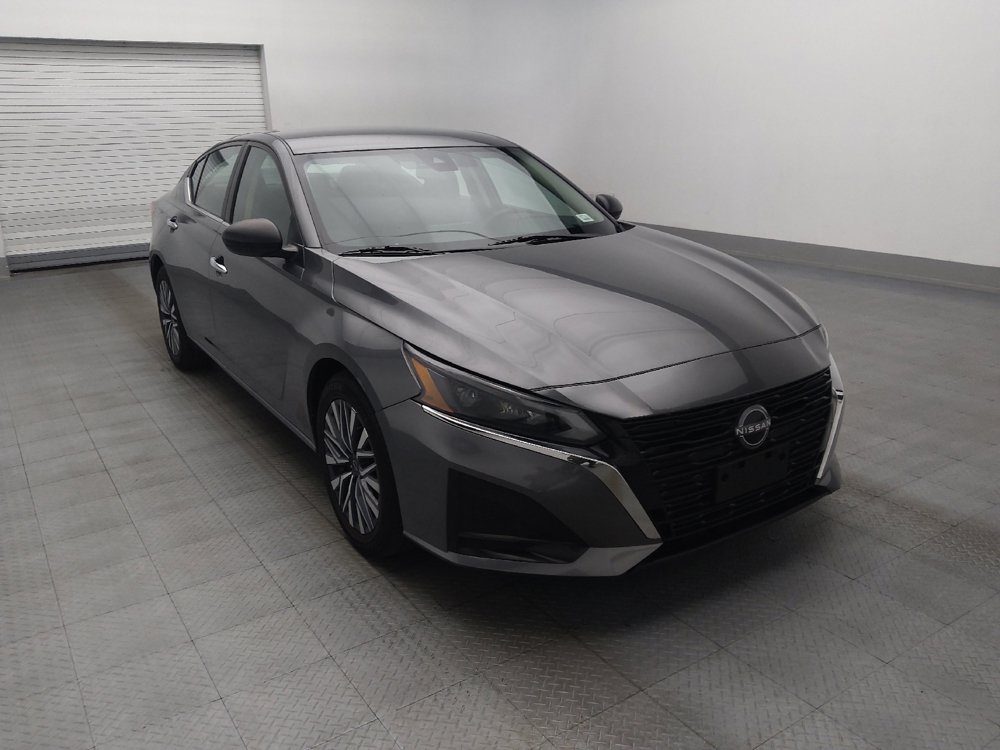 Used 2024 Nissan Altima 2.5 SV FWD image 13