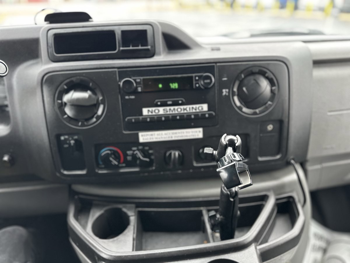 Used 2019 Ford E-450 and Econoline 450 Super Duty w/ Power Windows & Locks Group image 17