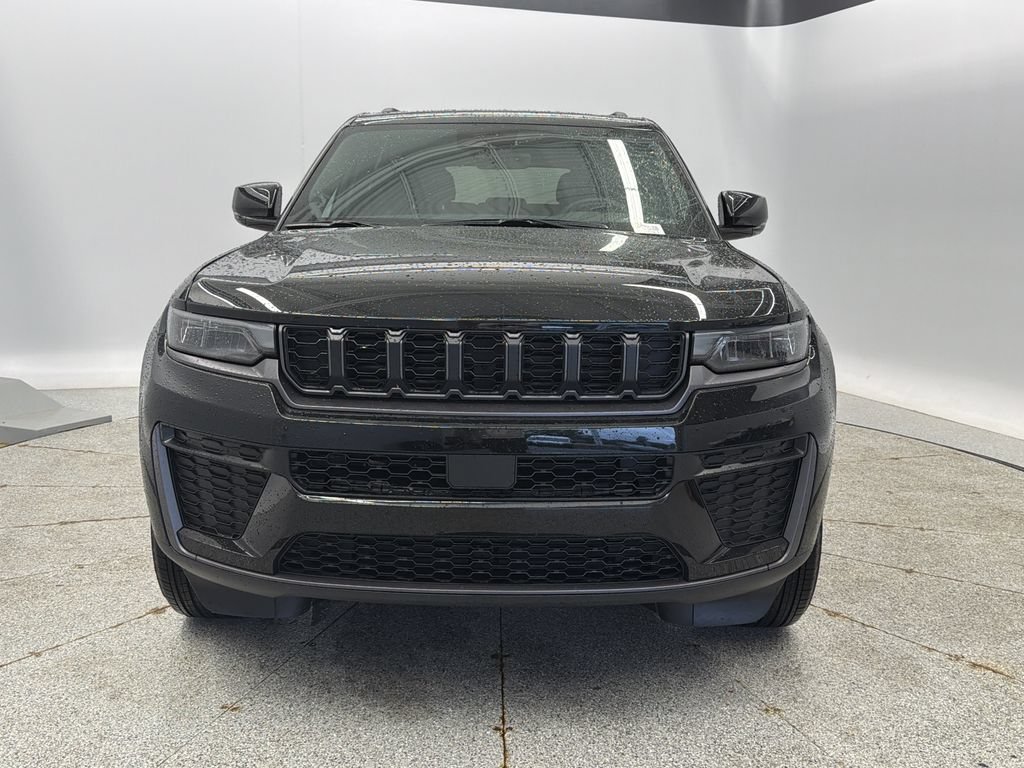 Used 2026 Jeep Grand Cherokee Altitude AWD/4WD image 7