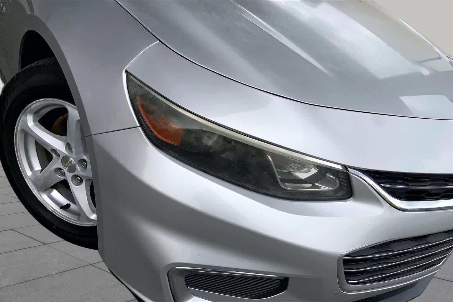 Used 2017 Chevrolet Malibu LS FWD image 27