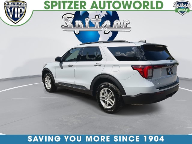 Used 2025 Ford Explorer Active AWD/4WD image 12