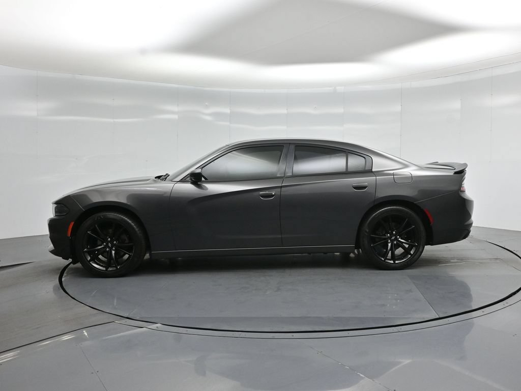 Used 2017 Dodge Charger SE w/ Blacktop Package RWD image 27