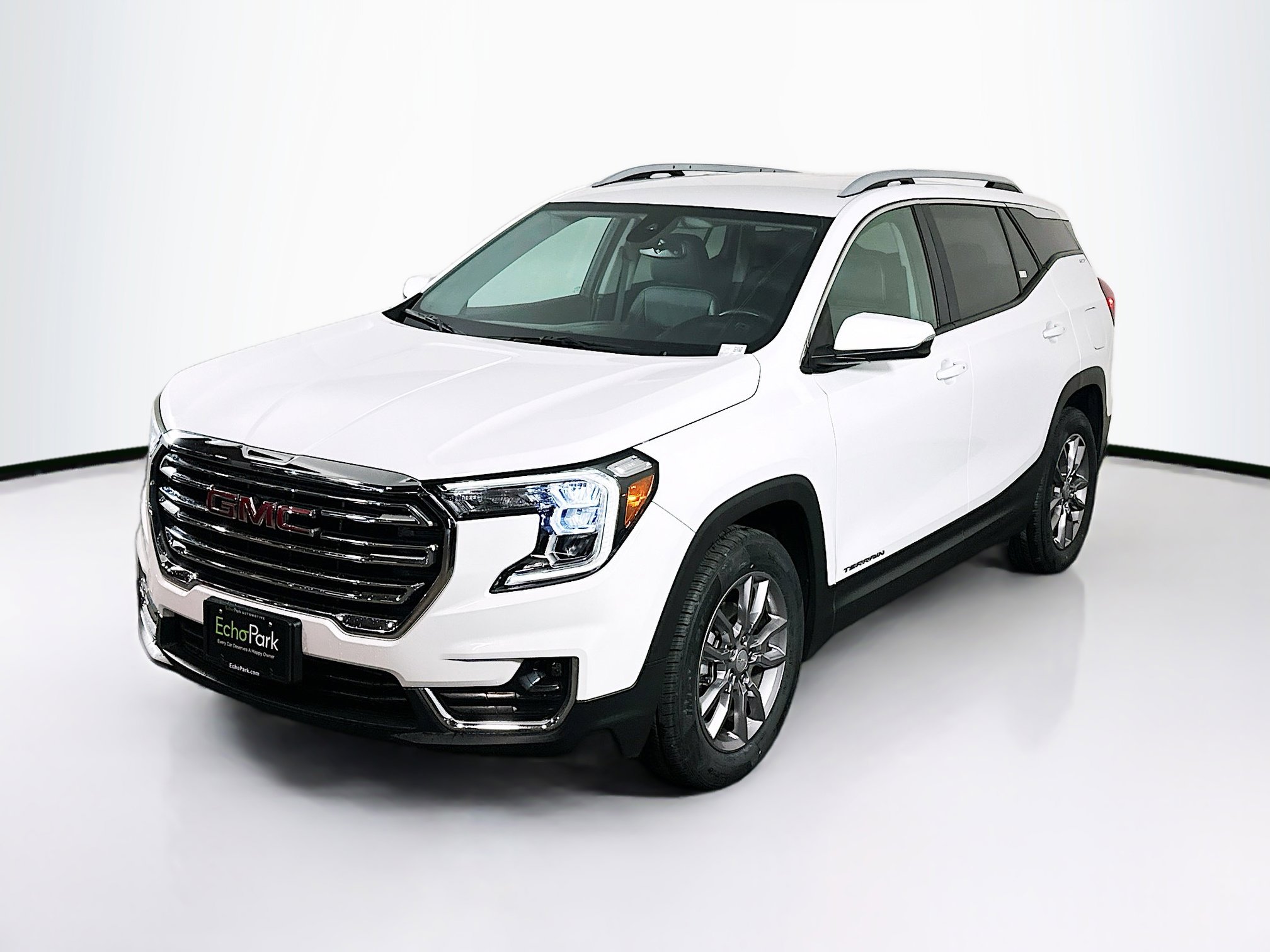 Used 2023 GMC Terrain SLT image 3