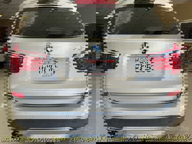 Used 2017 BMW X3 xDrive28i image 4