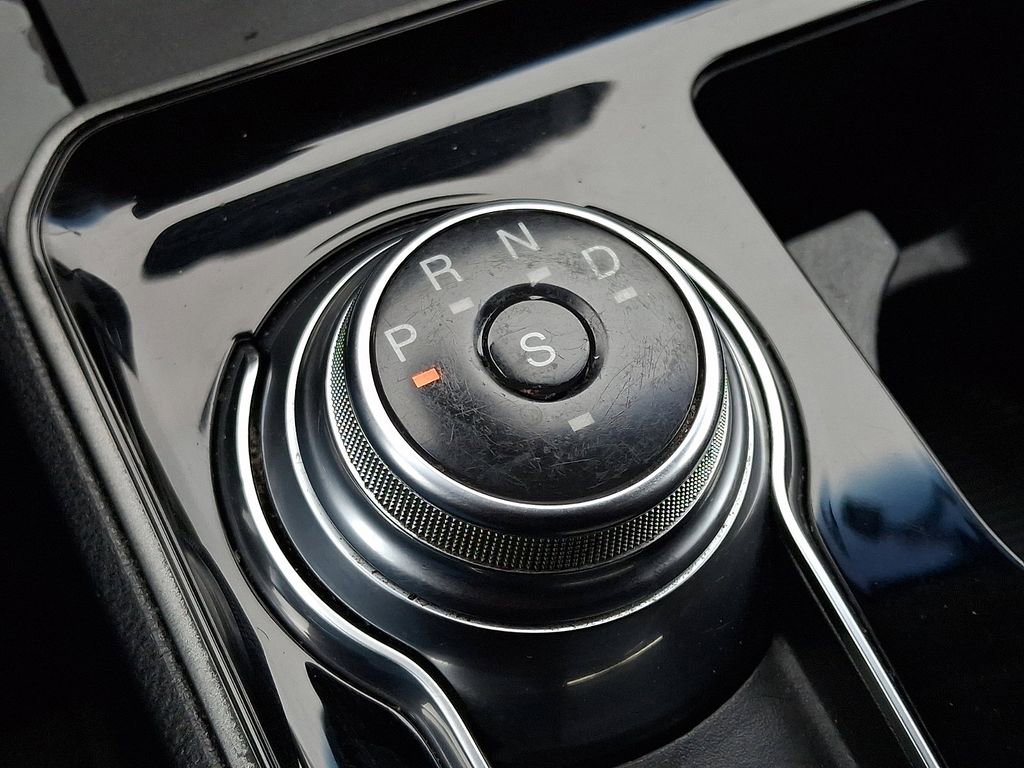 Certified 2020 Ford Edge SE image 14