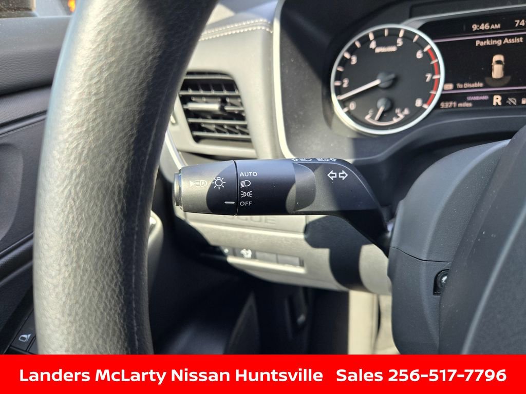Used 2025 Nissan Rogue S FWD image 25