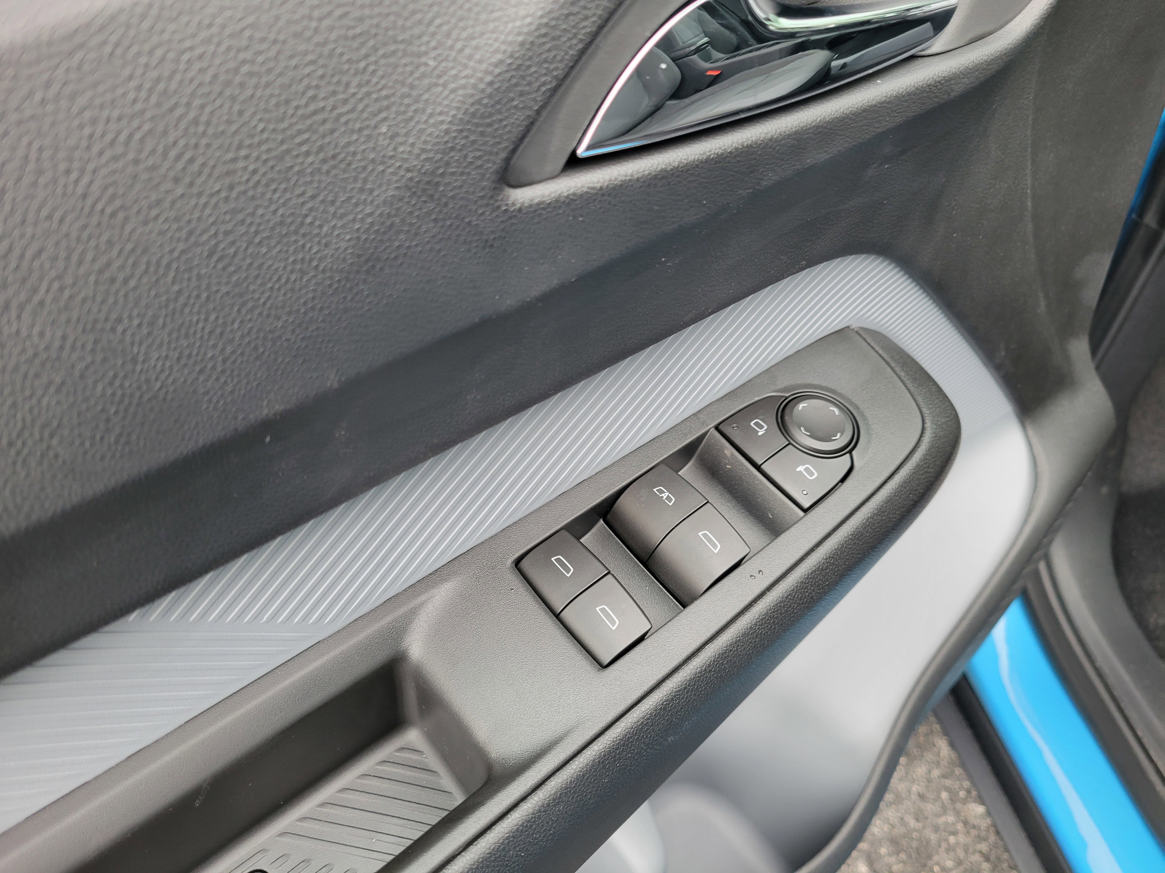 New 2027 Chevrolet Bolt LT FWD image 26