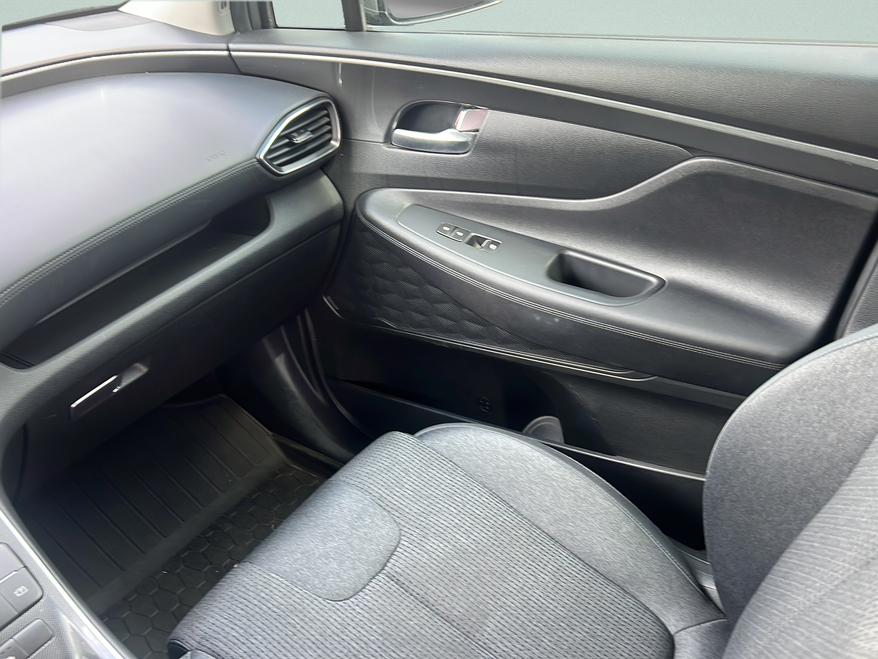 Used 2023 Hyundai Santa Fe SEL FWD image 13