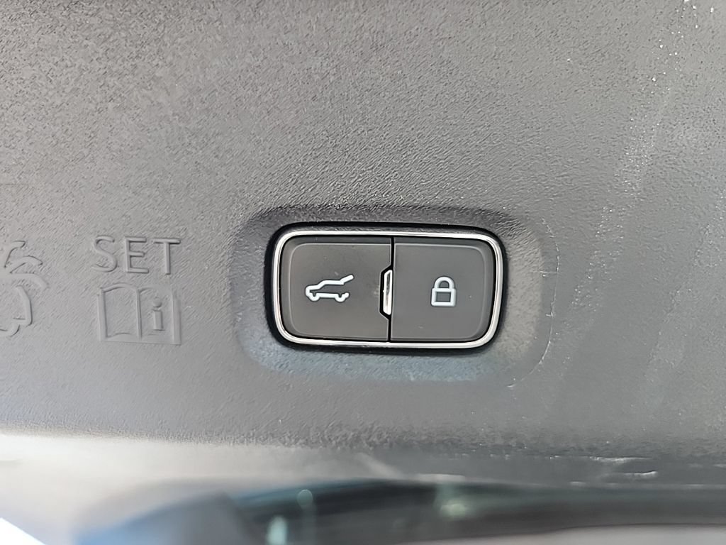 Used 2025 Ford Expedition Max Platinum AWD/4WD image 9