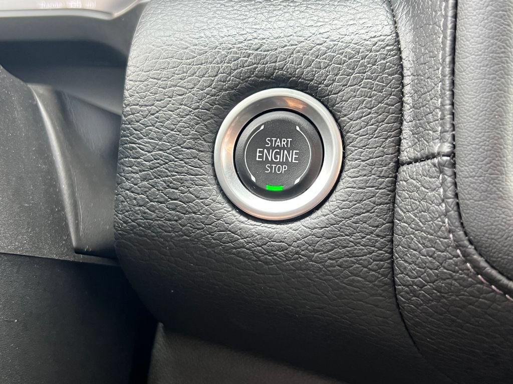 Used 2024 GMC Yukon Denali w/ Advanced Technology Package AWD/4WD image 33