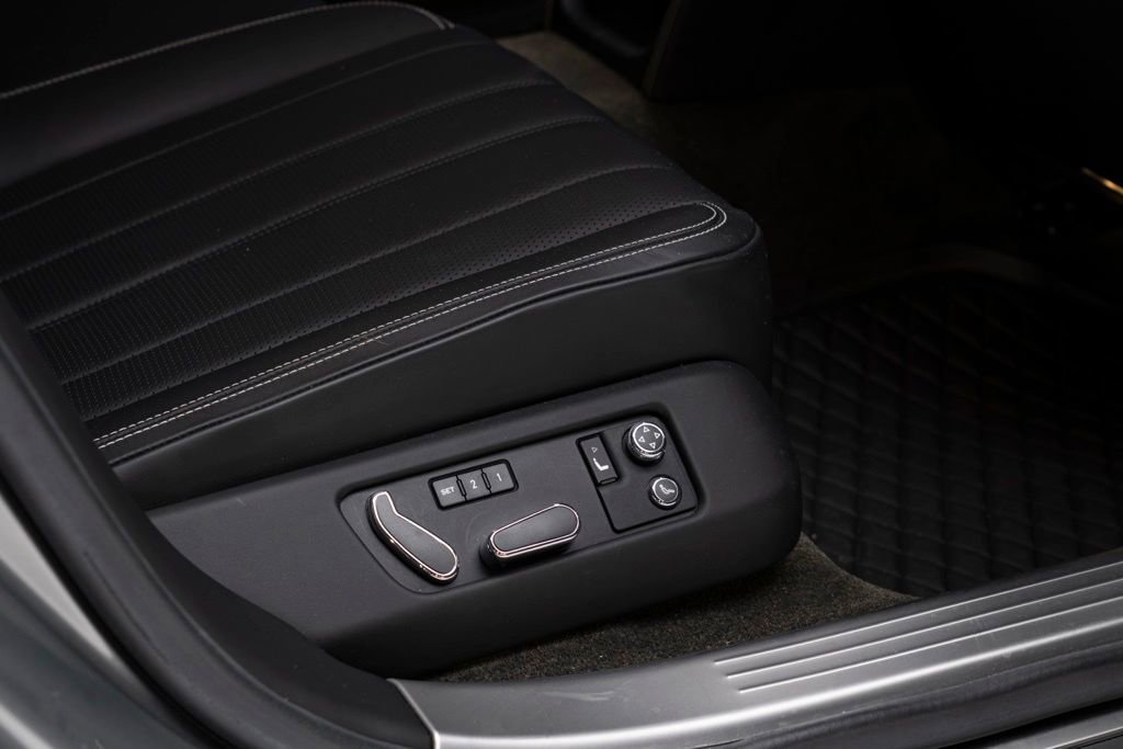 Used 2014 Bentley Flying Spur W12 AWD/4WD image 52