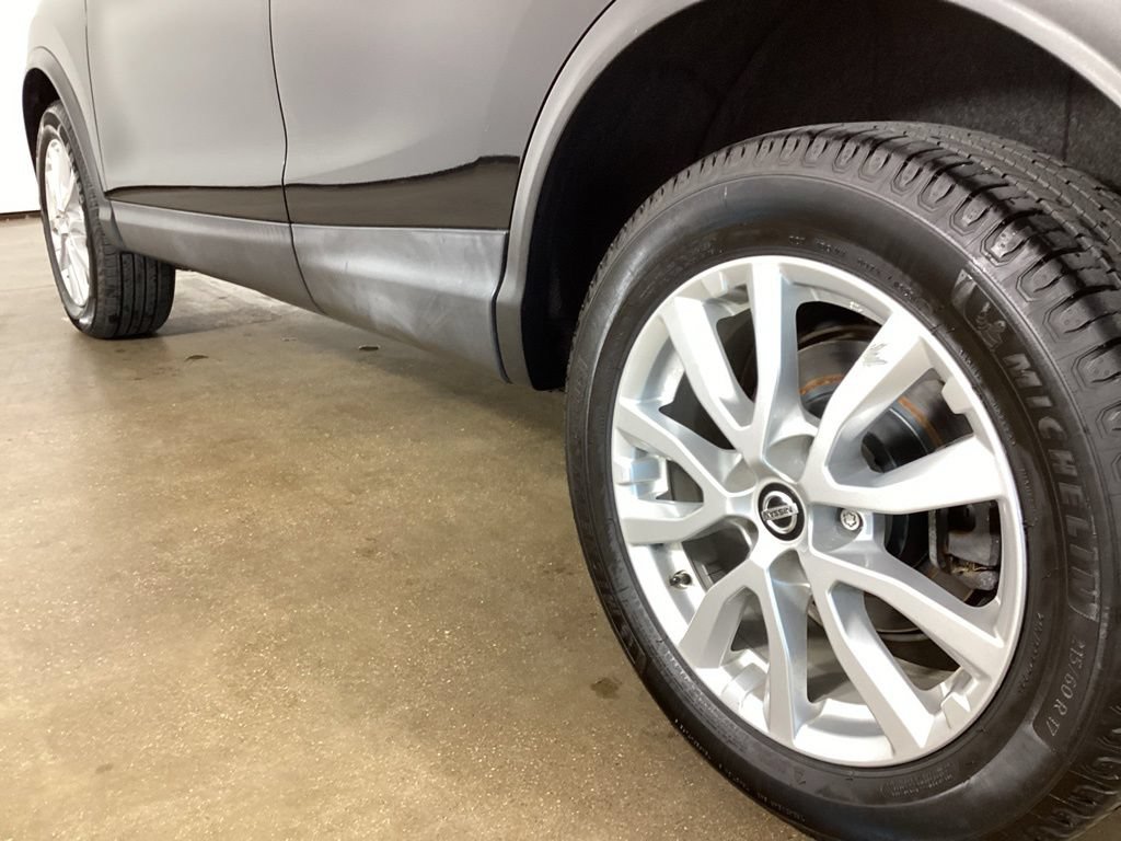 Used 2020 Nissan Rogue Sport SV FWD image 15
