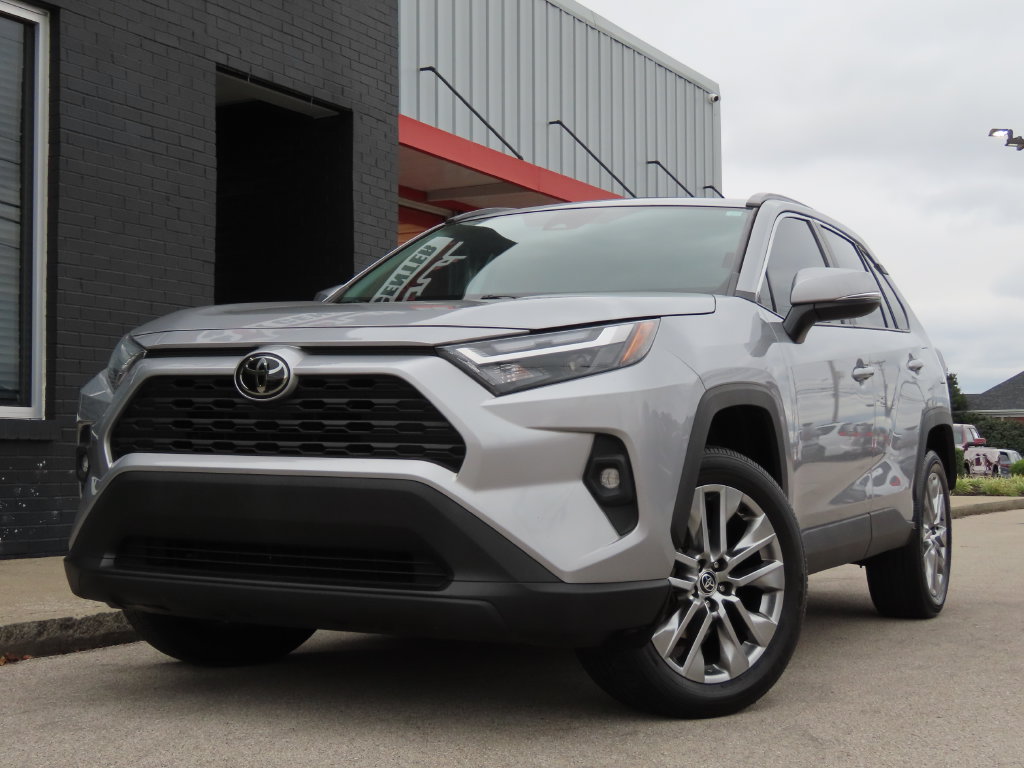Used 2024 Toyota RAV4 XLE Premium AWD/4WD image 7