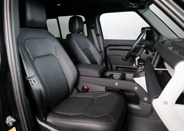Used 2023 Land Rover Defender 110 S image 3