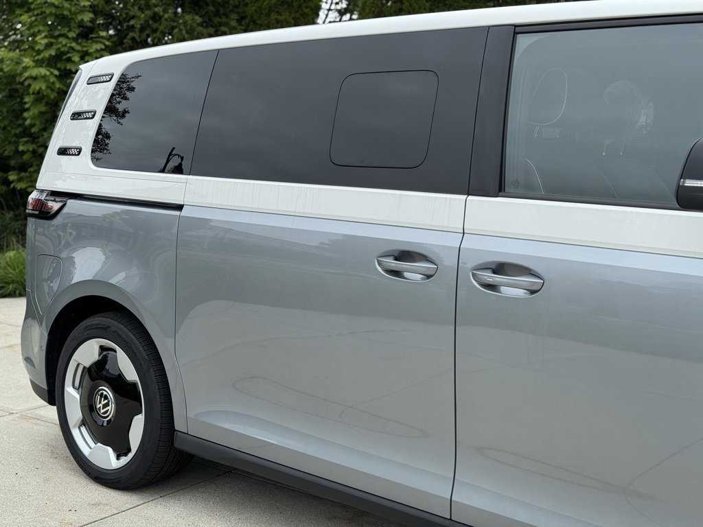 New 2025 Volkswagen ID. Buzz Pro S Plus image 10