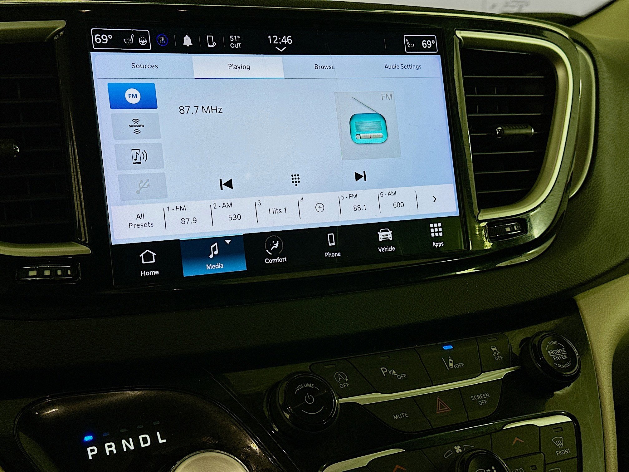 Used 2024 Chrysler Pacifica Touring-L image 21