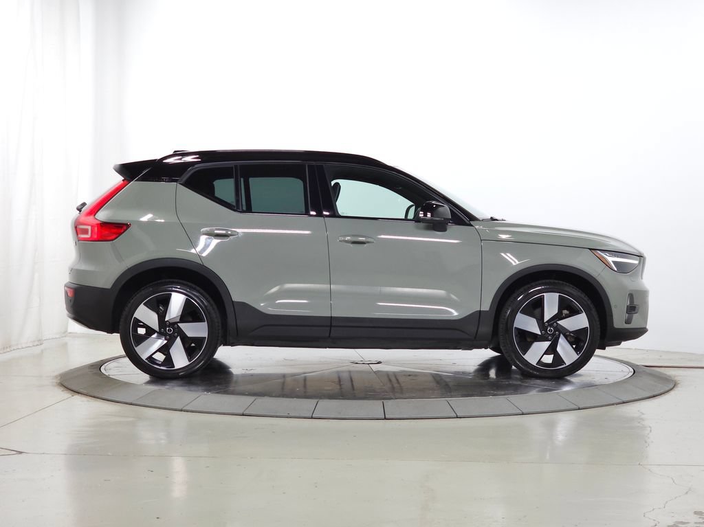 Used 2023 Volvo XC40 Recharge Plus w/ Protection Package Premier AWD/4WD image 13