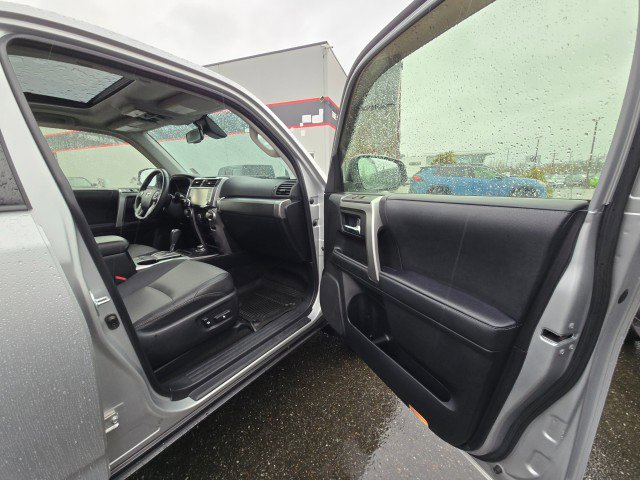 Used 2021 Toyota 4Runner SR5 Premium image 10