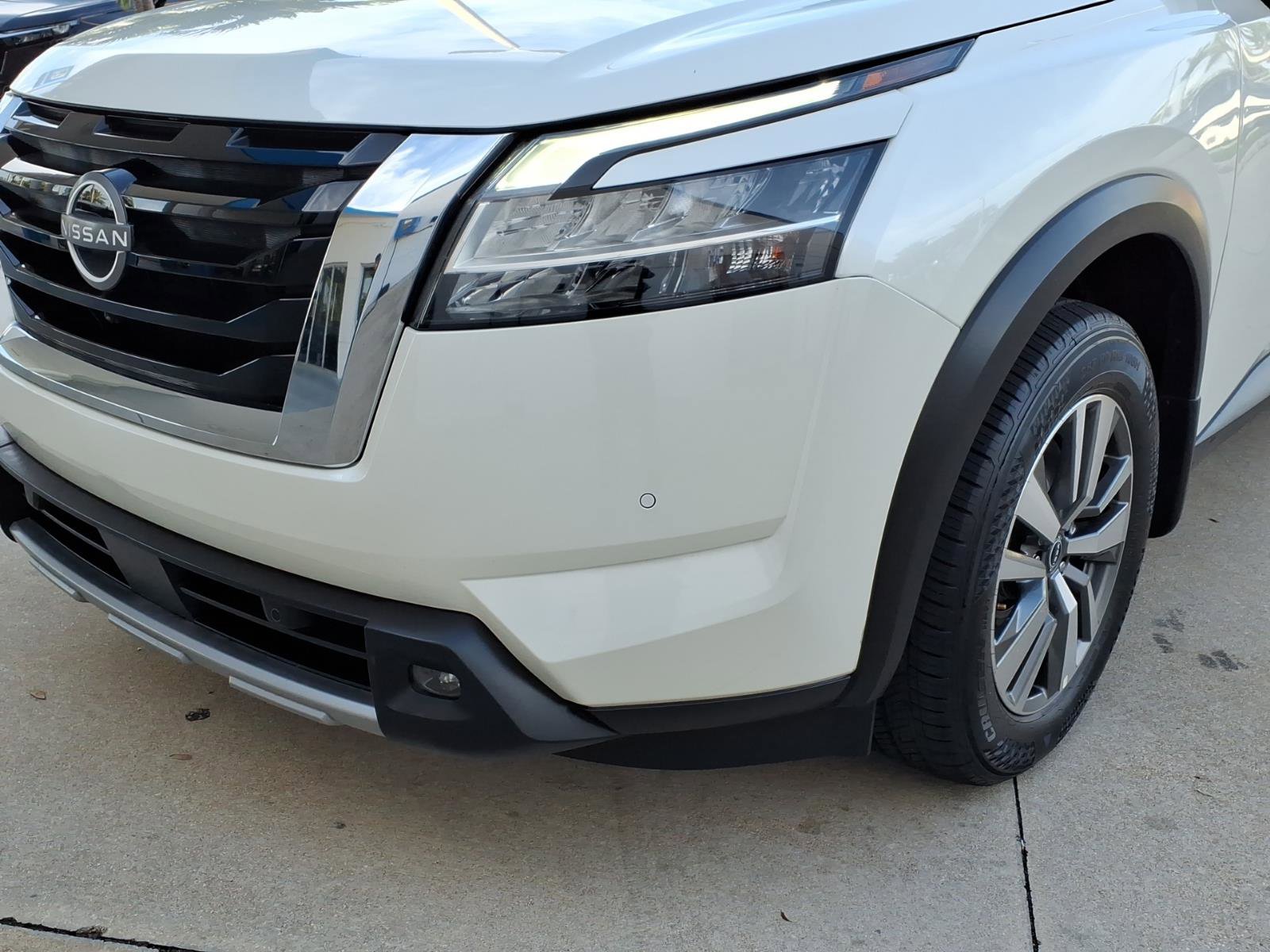 Used 2023 Nissan Pathfinder SL FWD image 17