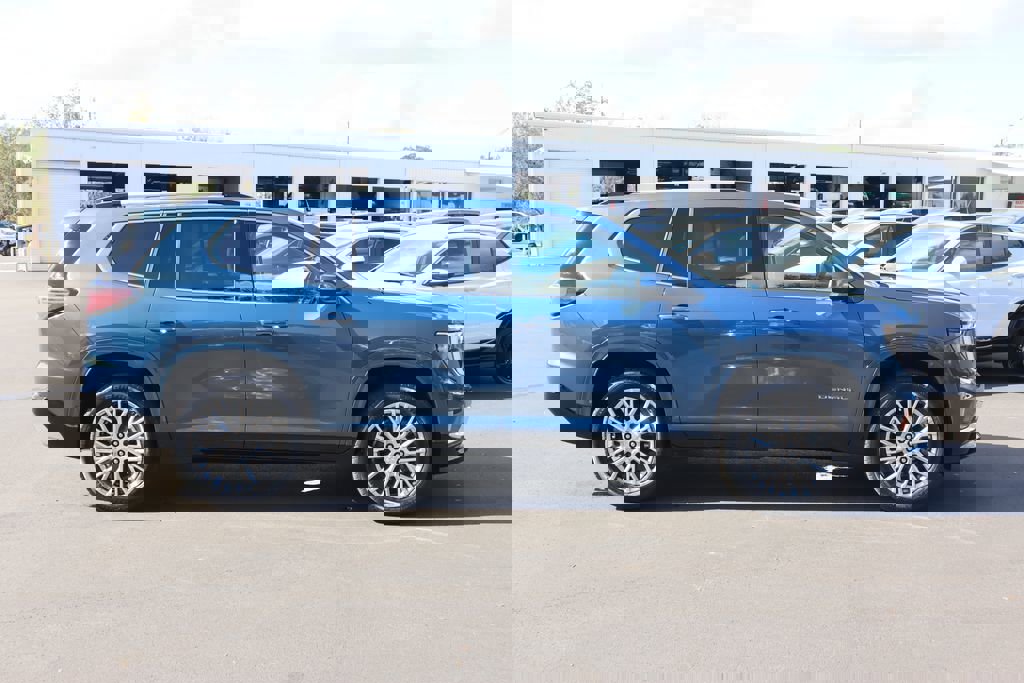 New 2026 GMC Acadia Denali w/ Super Cruise Package image 3