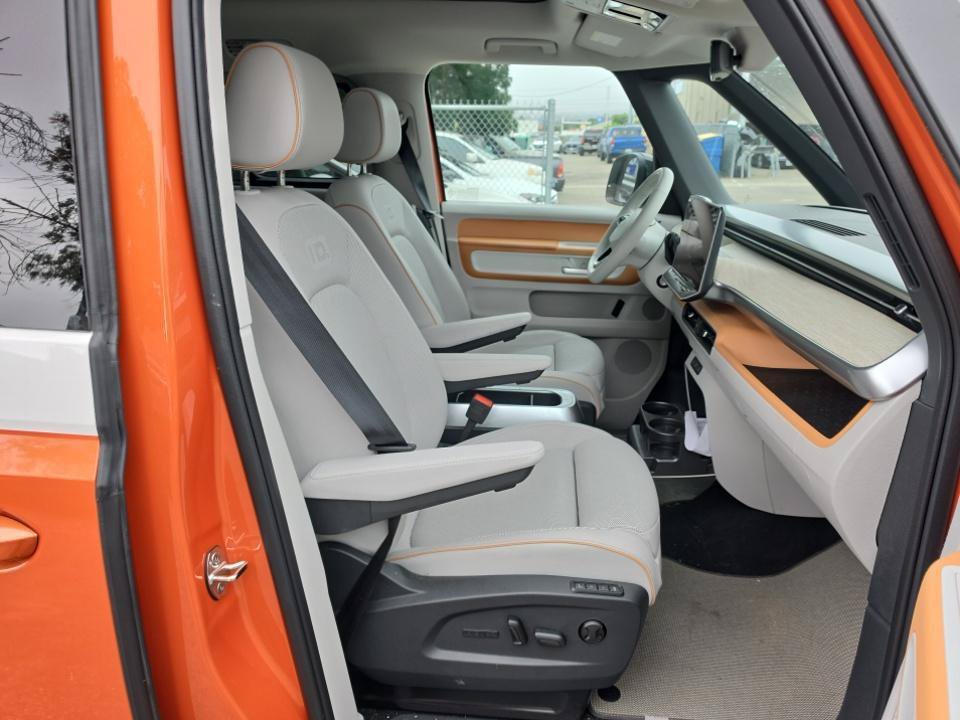 Certified 2025 Volkswagen ID. Buzz Pro S Plus RWD image 11
