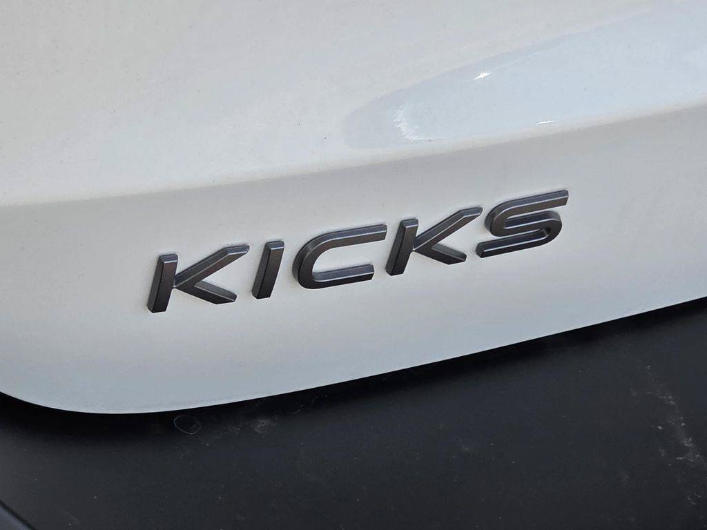 Used 2026 Nissan Kicks SV FWD image 27