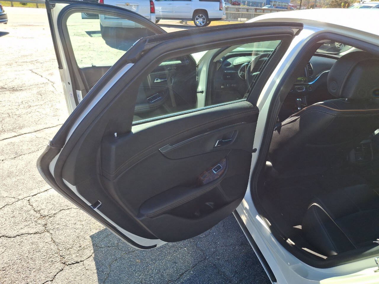Used 2014 Chevrolet Impala LTZ FWD image 16