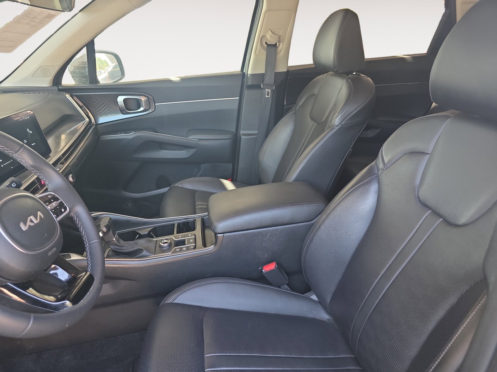 Certified 2025 Kia Sorento S FWD image 21