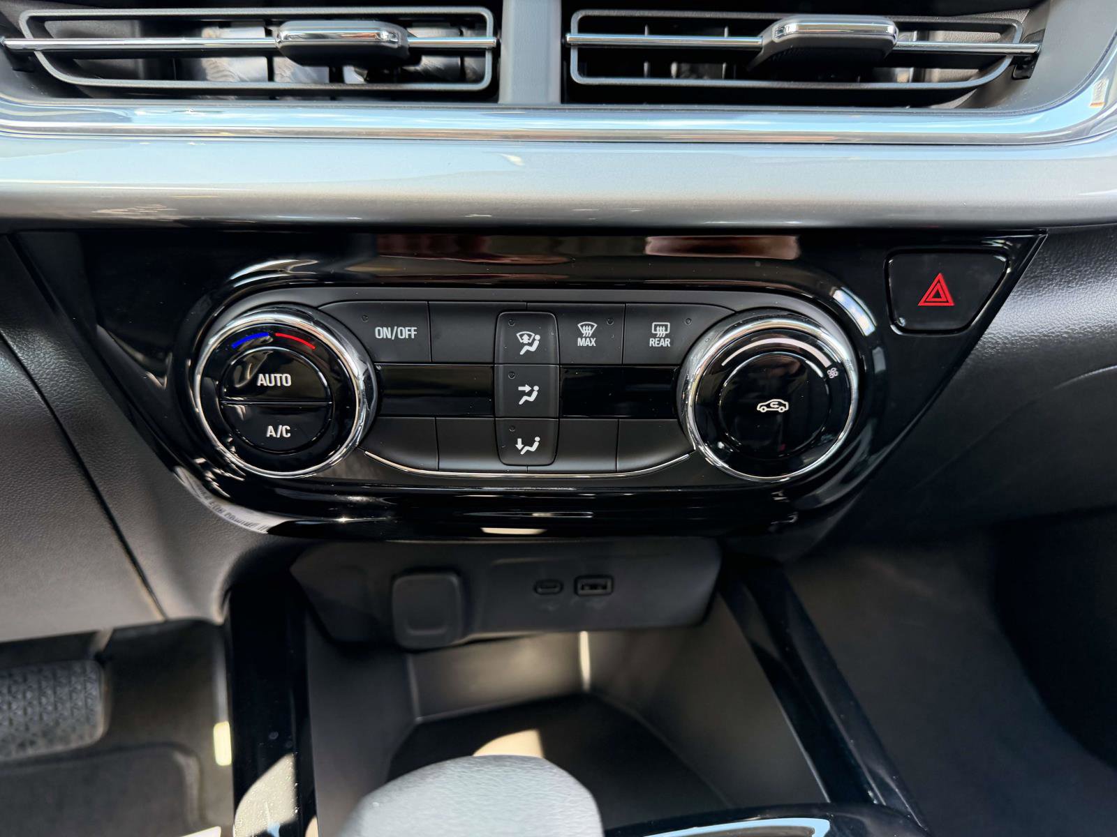 Certified 2026 Chevrolet Trax LT image 19