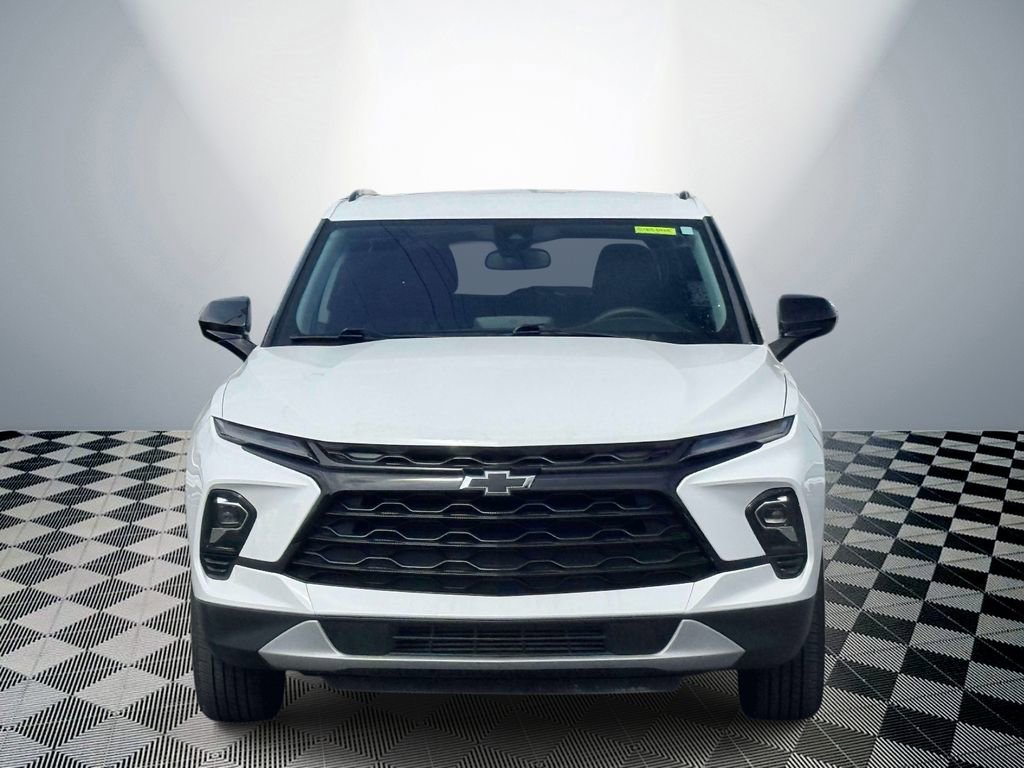 Used 2024 Chevrolet Blazer LT w/ Midnight/Sport Edition FWD image 2