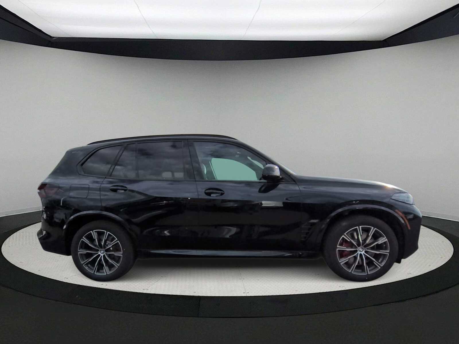 Used 2026 BMW X5 xDrive50e w/ M Sport Package AWD/4WD image 9