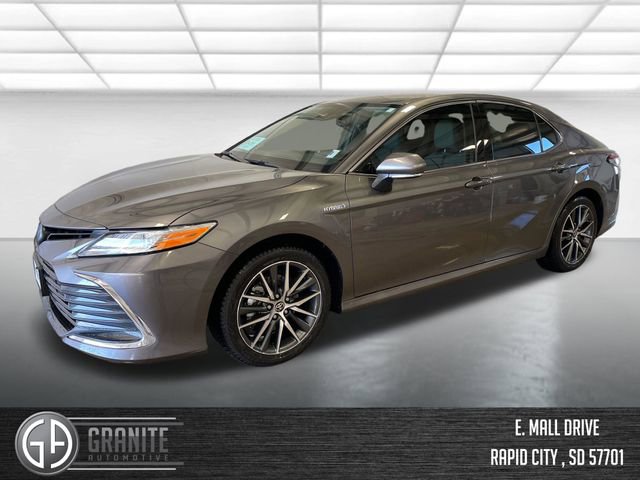 Used 2021 Toyota Camry XLE w/ Cold Weather Package