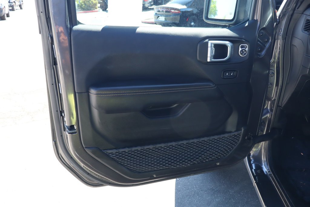 Certified 2025 Jeep Wrangler Unlimited Sahara AWD/4WD image 18