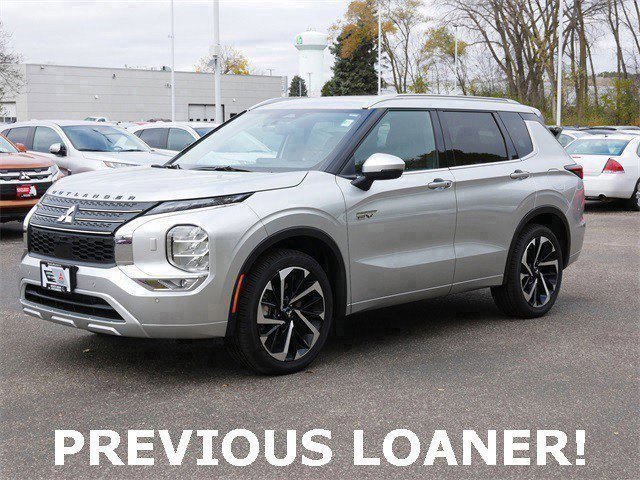 Used 2025 Mitsubishi Outlander SEL image 3