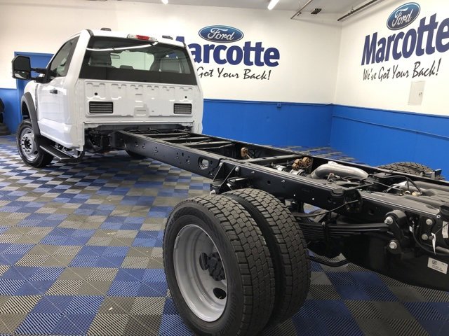 New 2026 Ford F550 2WD Regular Cab Super Duty image 3