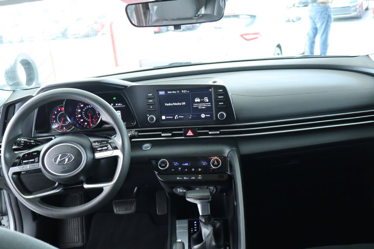 Used 2023 Hyundai Elantra SEL w/ Cargo Package FWD image 16