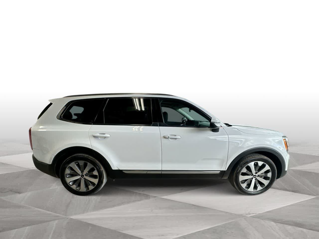 Used 2022 Kia Telluride EX w/ EX Premium Package FWD image 9