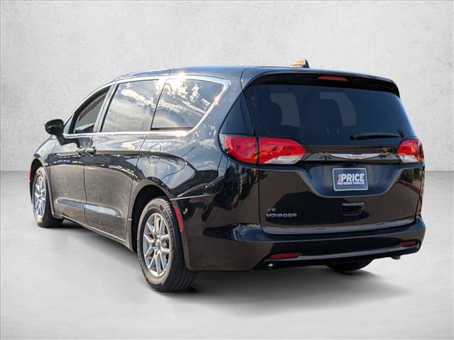 Used 2023 Chrysler Voyager LX FWD image 9