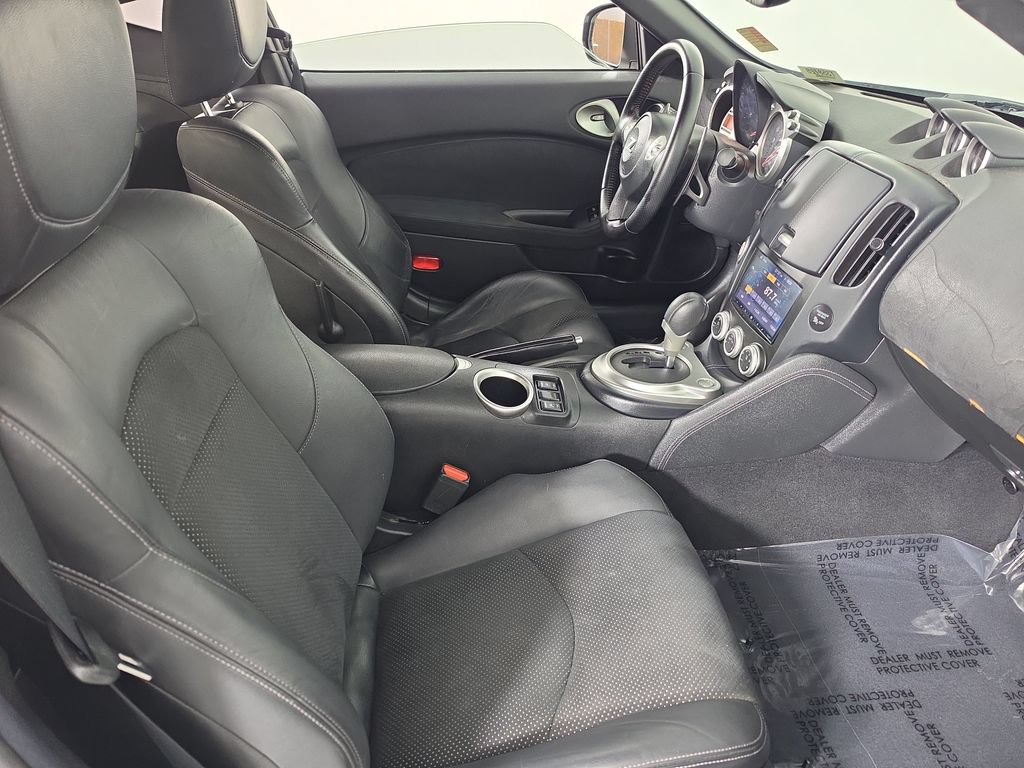 Used 2011 Nissan 370Z Touring RWD image 27