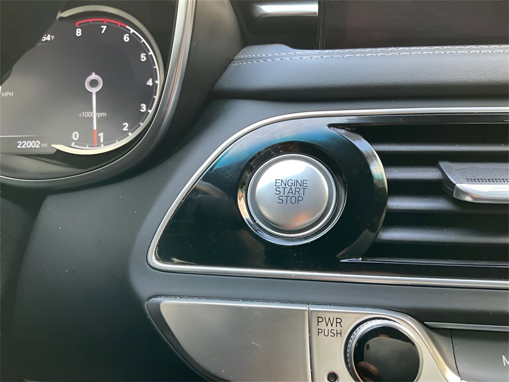 Used 2023 Genesis G70 2.0T image 25