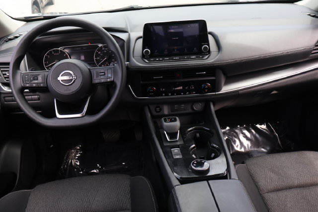 Used 2024 Nissan Rogue SV AWD/4WD image 16