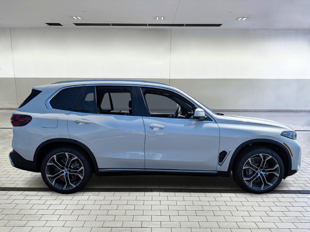 Used 2026 BMW X5 xDrive40i AWD/4WD image 7