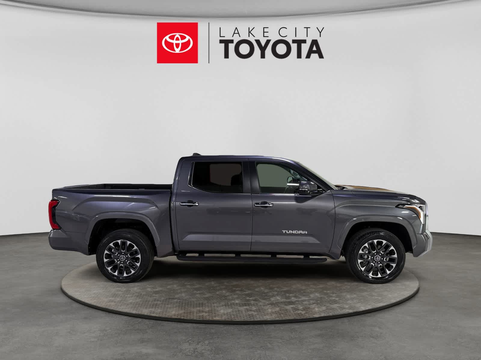 Used 2024 Toyota Tundra Limited w/ Power Package AWD/4WD image 11