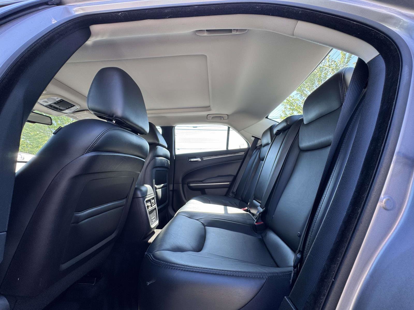 Used 2016 Chrysler 300 Limited RWD image 13