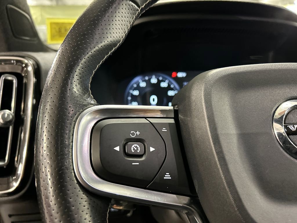 Used 2019 Volvo XC40 T5 R-Design AWD/4WD image 13