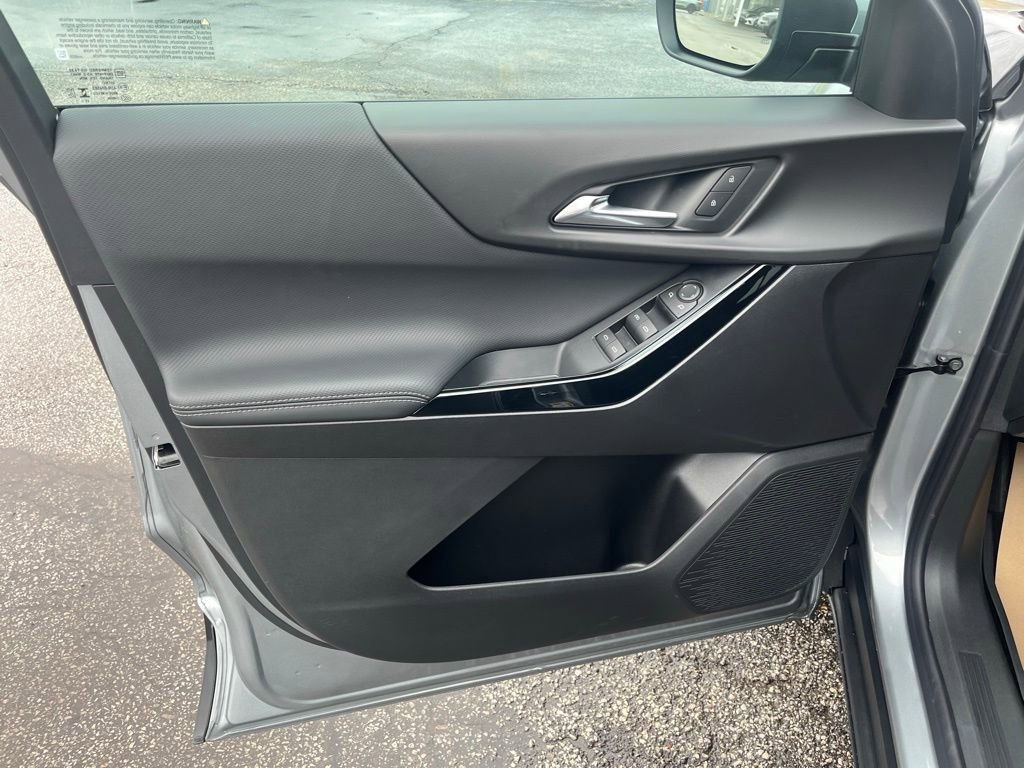 New 2026 Chevrolet Equinox LT w/ Safety and Technology Package image 9